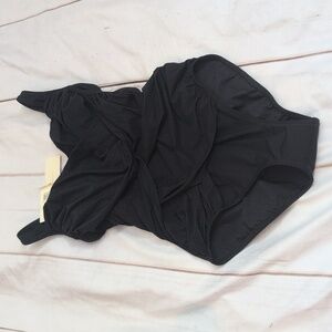 Gottex New Black size 8 One Piece Swimsuit Beautiful Cutout Sexy Details